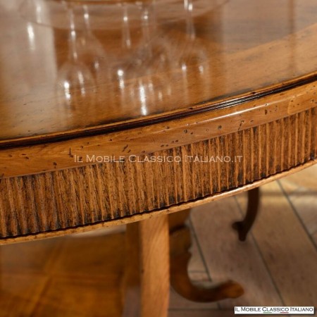 Table ronde de style anglais avec incrustation de chevrons 130 cm