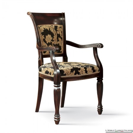Silla tapizada con reposabrazos  Los muebles italianos clásicos