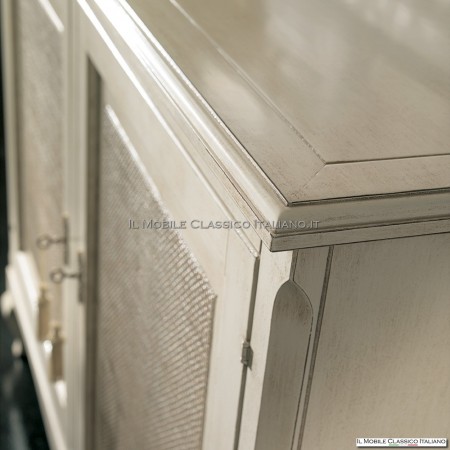 Credenza in legno bianco